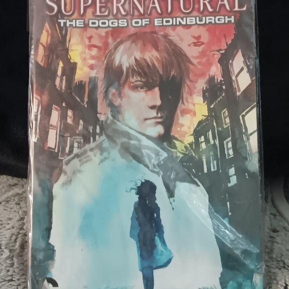 Supernatural Comic Book Set - Picture 4 of 10